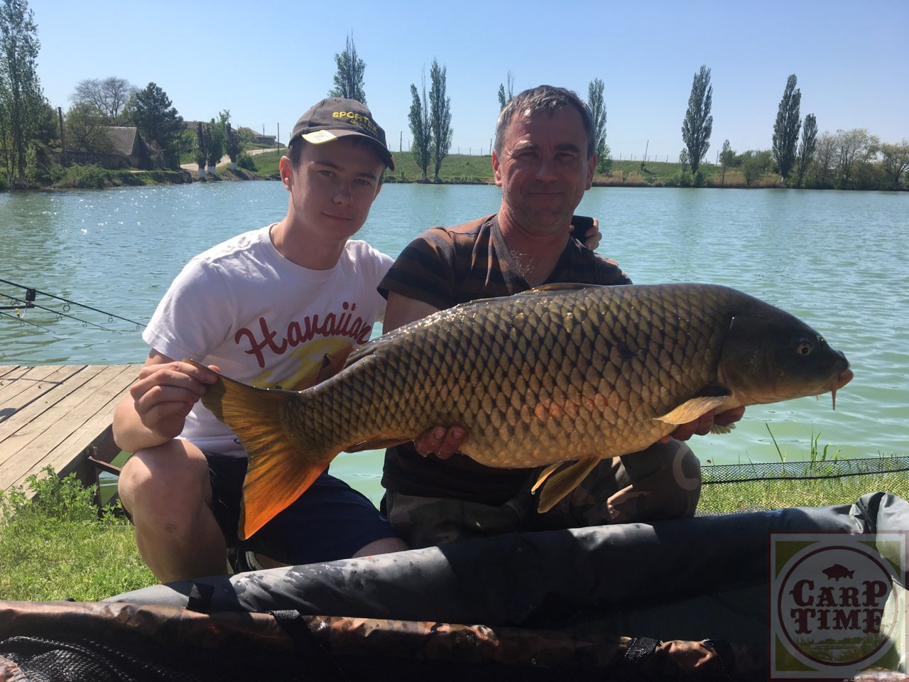 Платная рыбалка в крыму. Рыбалка село Украинка Крым. Водоём Украинка в Крыму. Карповый водоём Украинка. Спортивный водоем Украинка Крым.